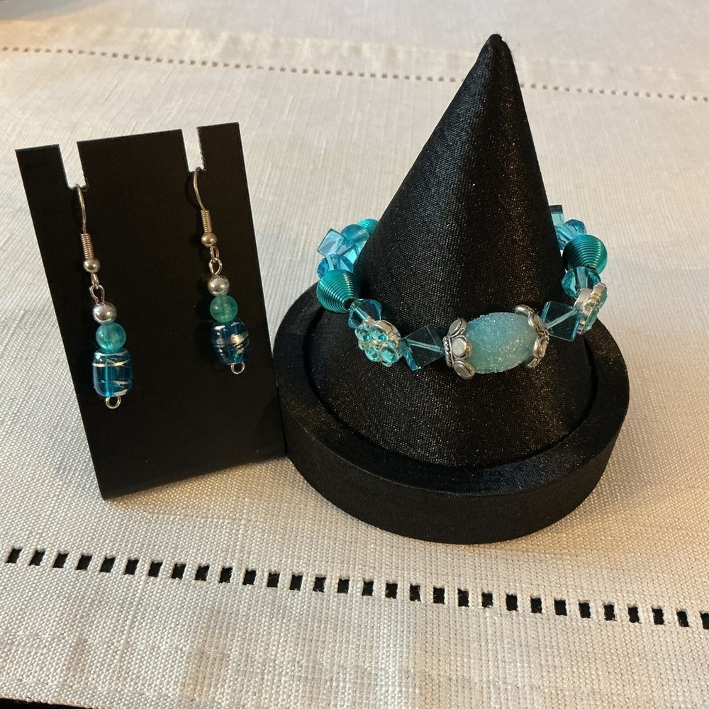 Turquoise and Cobalt Blue Glass Silver Tone Toggle Bracelet